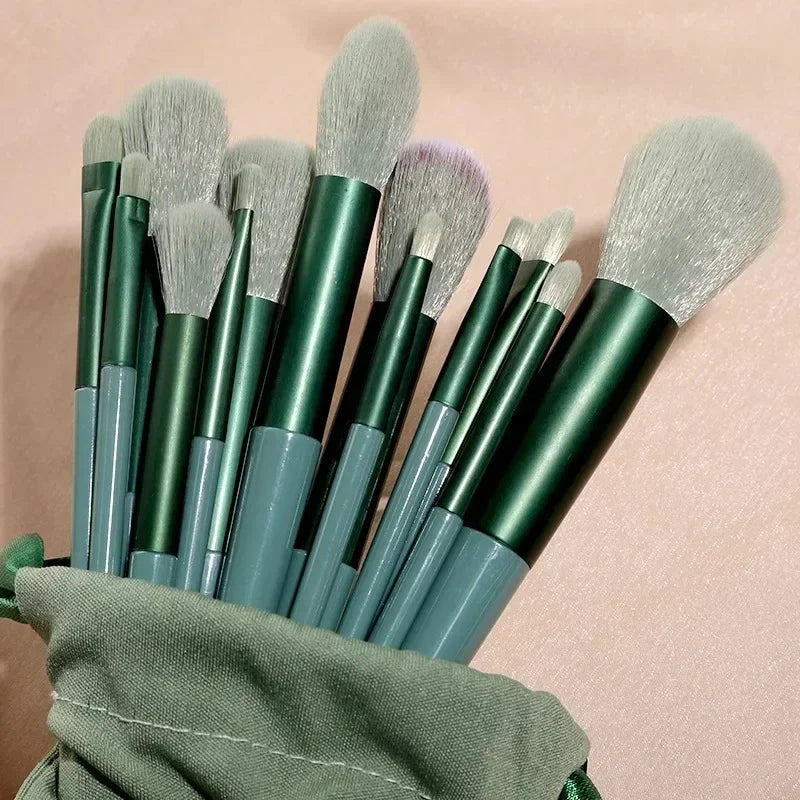 Professional Makeup Brush Set – 13 & 22 Piece Synthetic Brushes